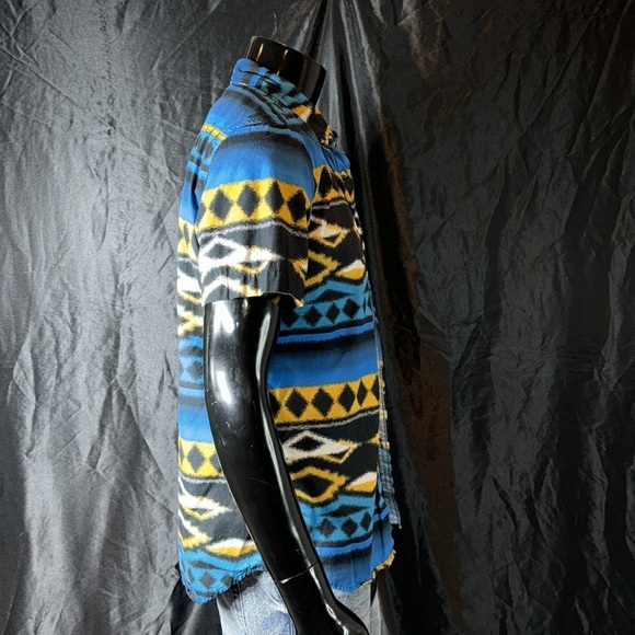 Men Tribal Afro Inspire Print Button Up - Picture 7 of 7